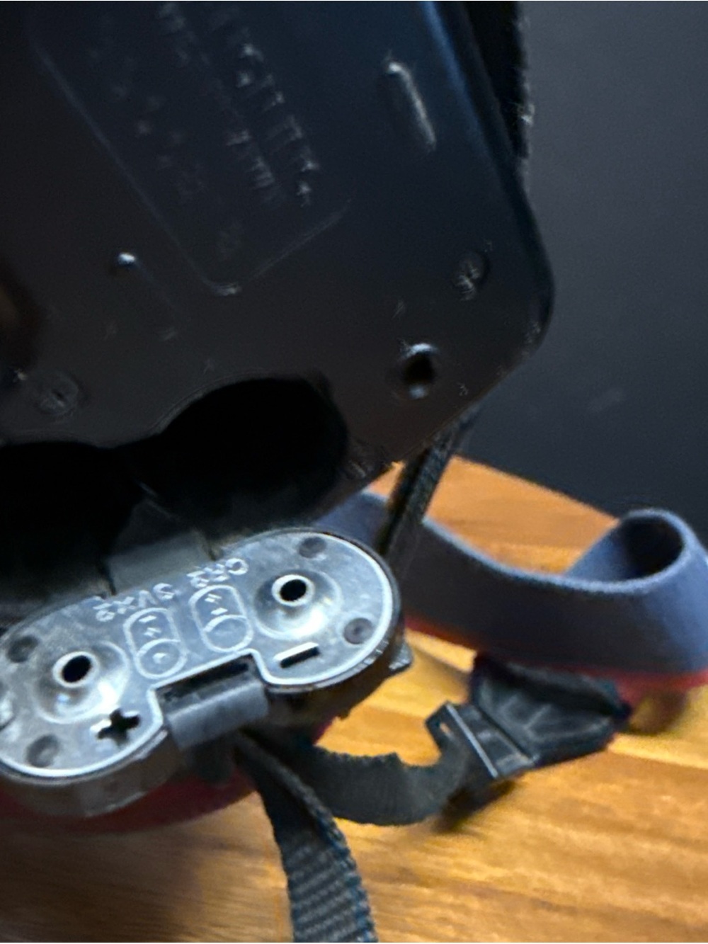 Cannon Rebel 2000 EOS Camera w/ Tamron LD 28-200 Lens Strap For Parts - Picture 11 of 15